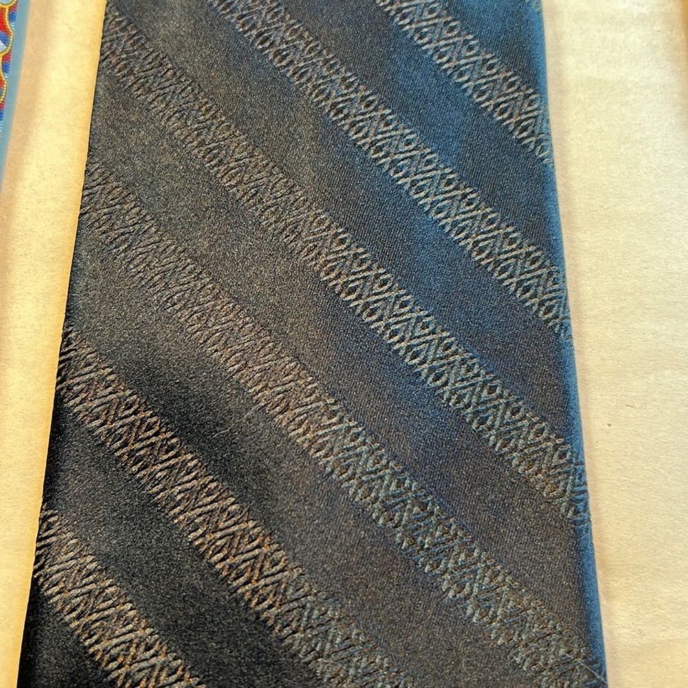 Bundle of 3 Neckties - Picture 5 of 6